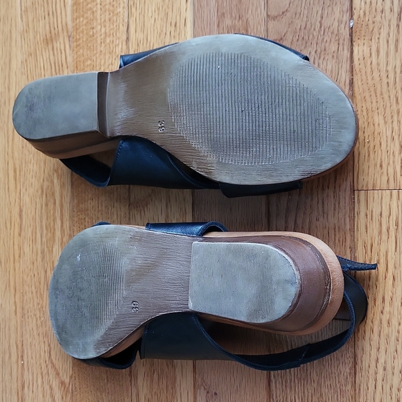 BUENO Black leather sandal size 8 - Picture 3 of 3